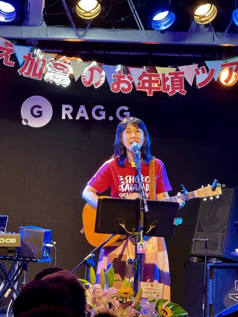 一番前で大人しく聴いていた盲導犬の画像