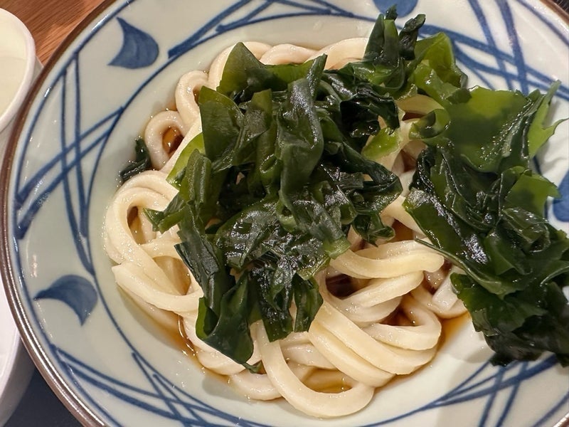 細い客が頼むヘルシーメニューの画像