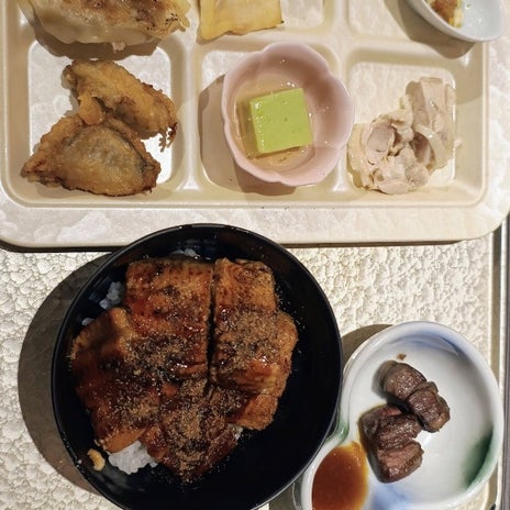 夕食ビュッフェでウナギ食べ放題の画像