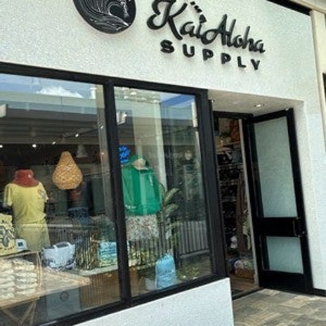 お土産のTシャツを買った2軒のお店の画像
