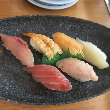 くら寿司で普段は頼まない高い物の画像