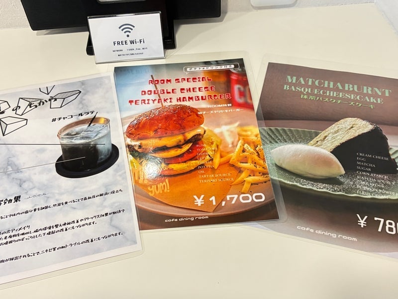 内装屋が手掛けるカフェのオムライスの画像