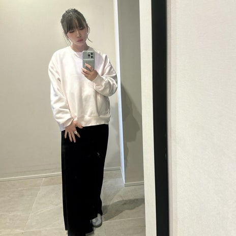 桃 販売店限定のレアスニーカーの画像