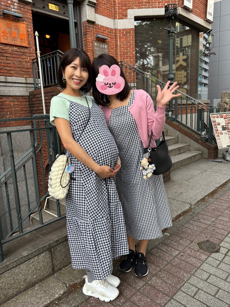 ペアルックのような恰好だった母
