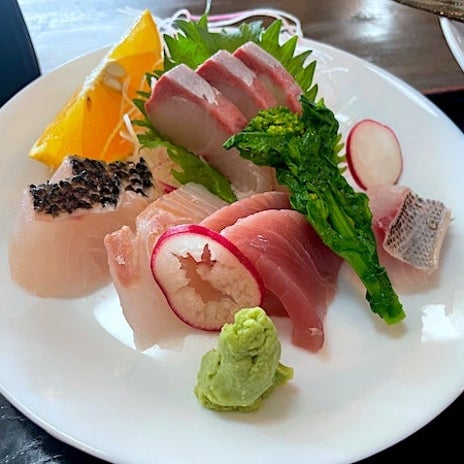 衝撃的だった刺身付煮魚定食の画像