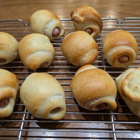 コストコで購入した大量のソーセージの画像