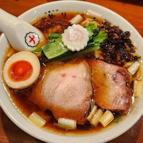 あっという間に大行列になった中華そばの画像