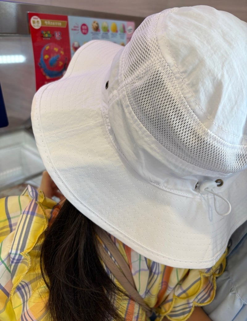 次女に買った1000円ちょっとの帽子の画像