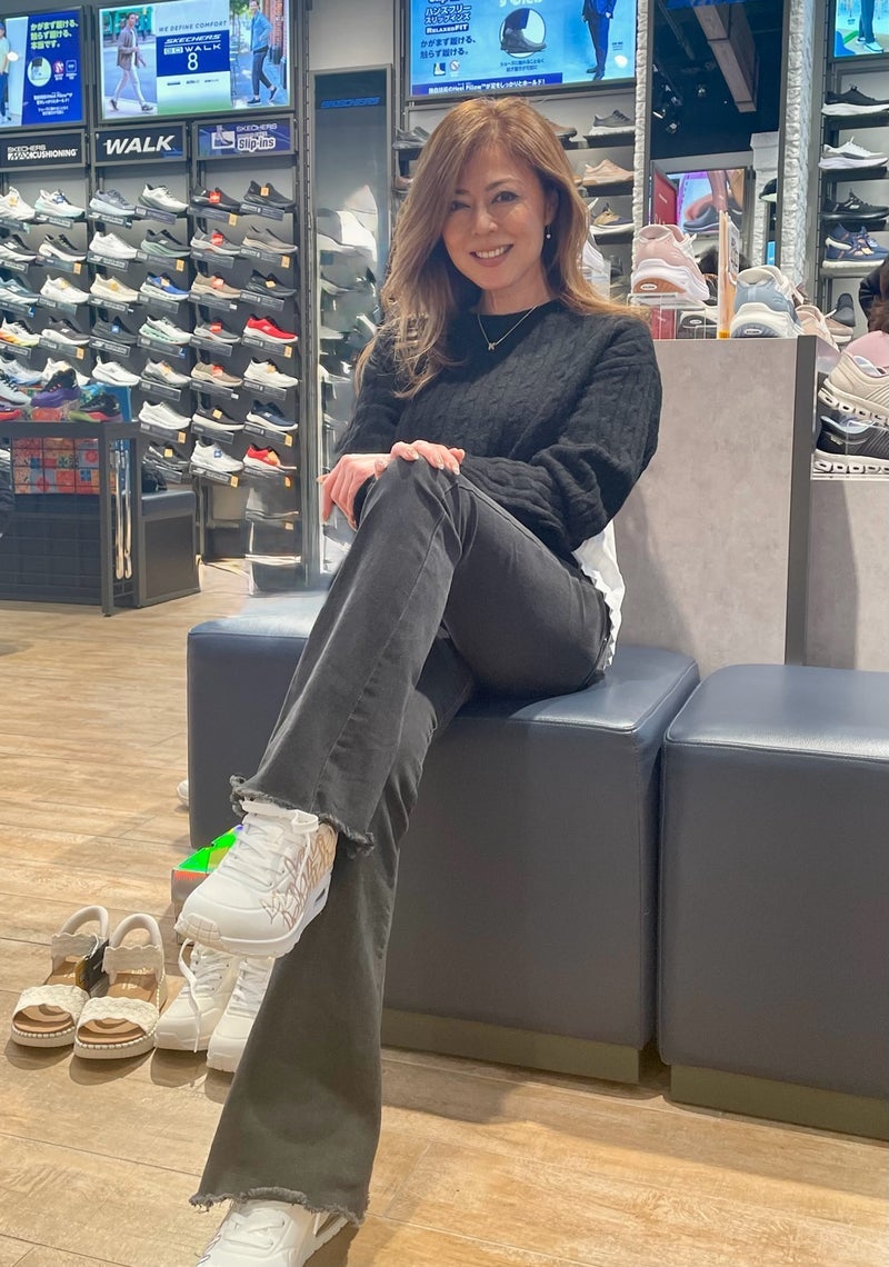 武田久美子 ハートの可愛いスニーカーの画像