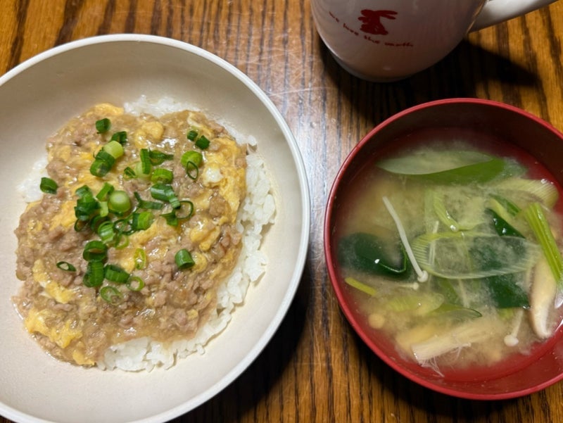 突然の話し声に凍りついた夜の画像