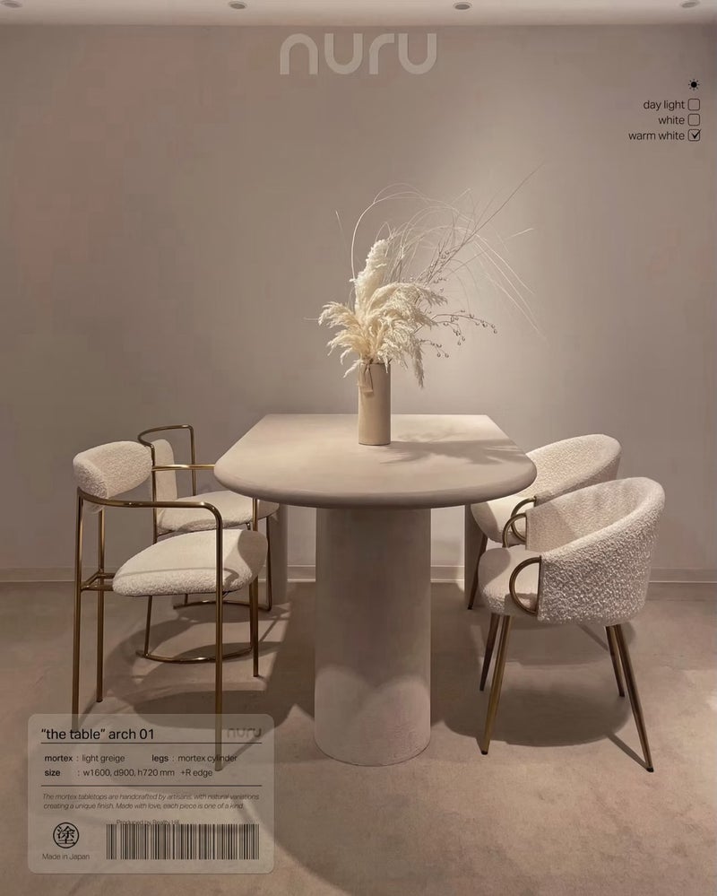 桃 やっと決めたダイニングチェアの画像