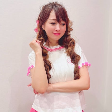 美奈代 夜のおさげヘアスタイルの画像