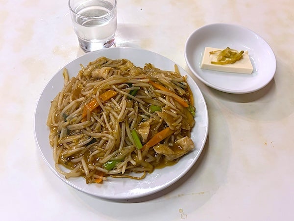 想像と違った醤油味のあんかけ焼そばの画像