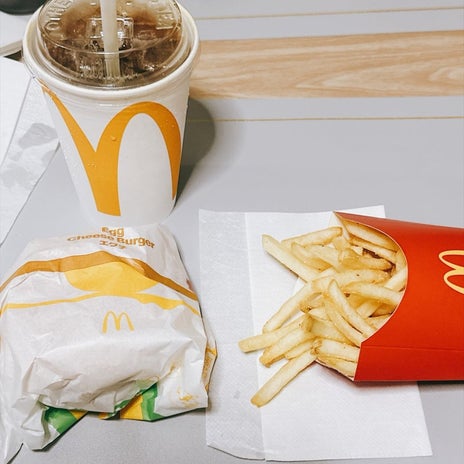 氷がパンパンに入っていたマックの画像