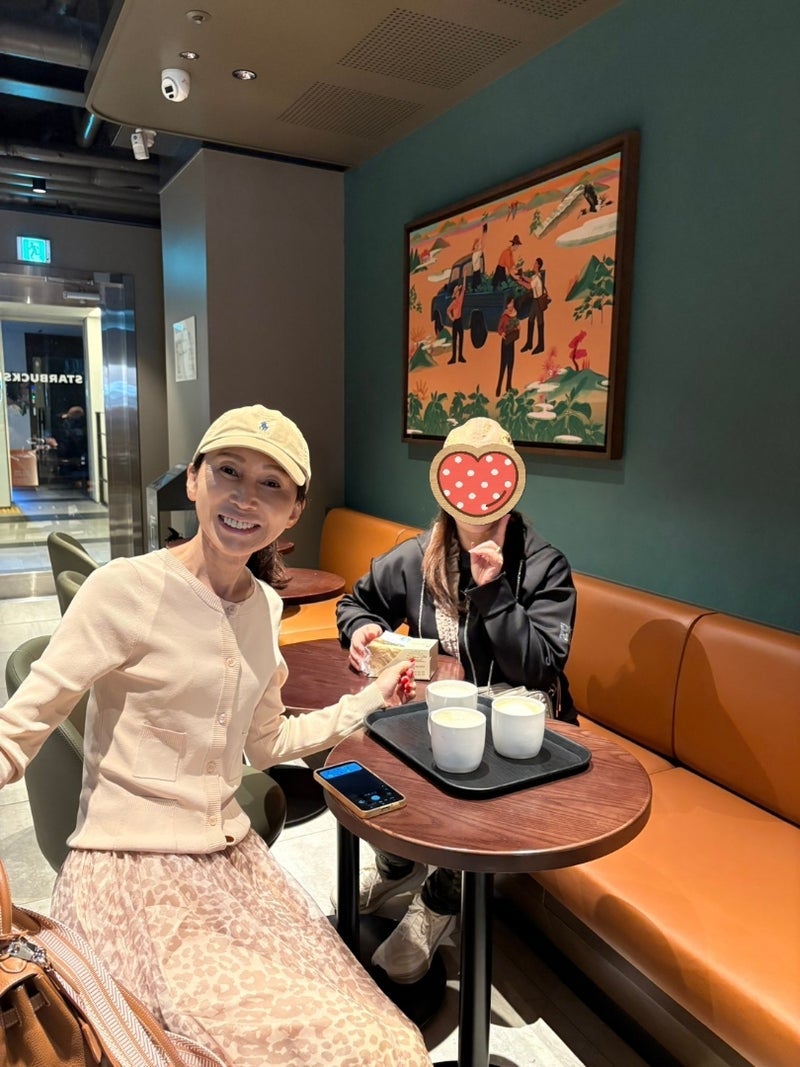 3人でずっと止まらないお喋りの画像