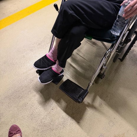 上原さくら 病院で母の転院手続きの画像