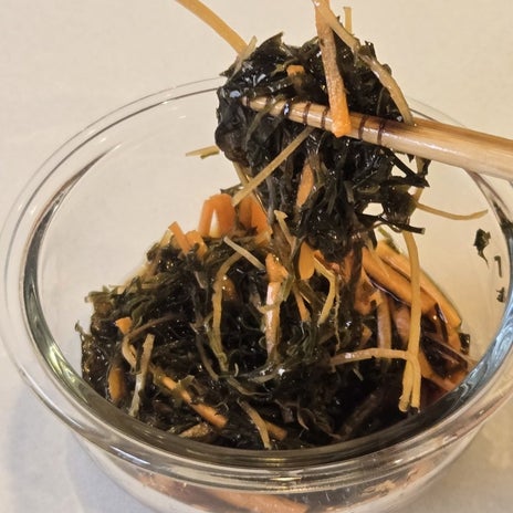 素を使い彩りも考えた常備菜作りの画像