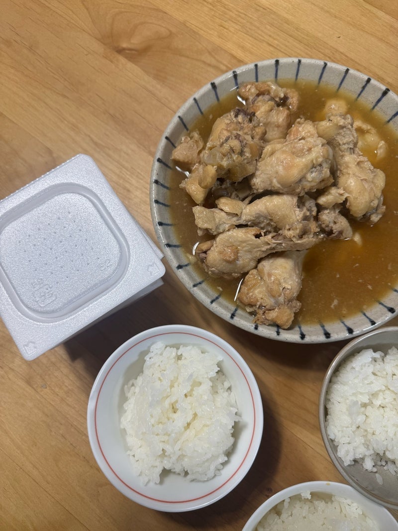 挨拶をしても無視する新しい職員の画像