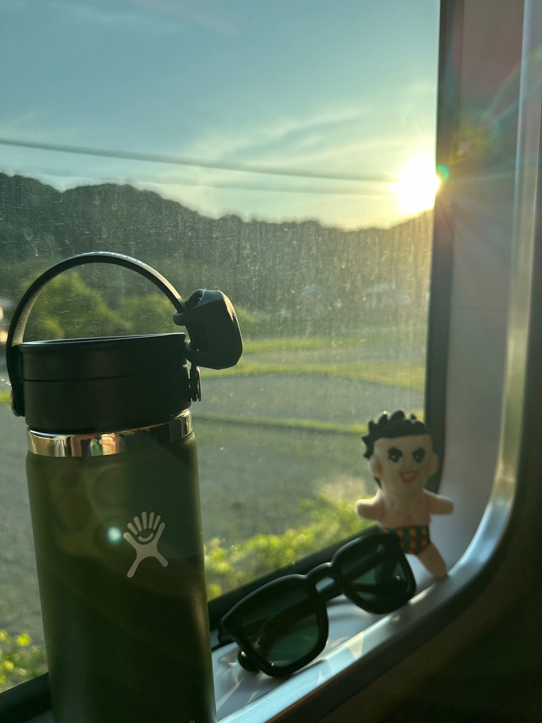 小島よしお 綺麗な田園と夕陽