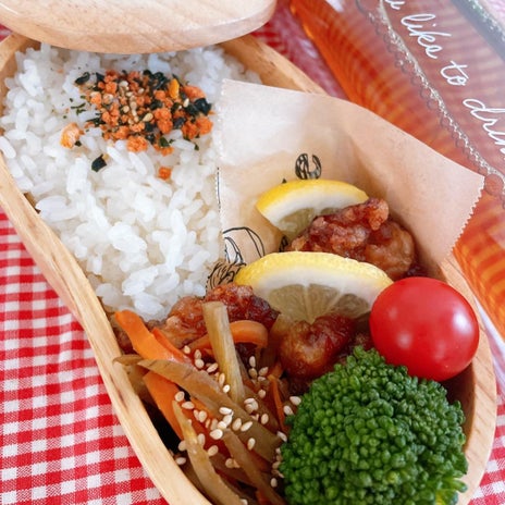 細川直美 定番の唐揚げのお弁当の画像