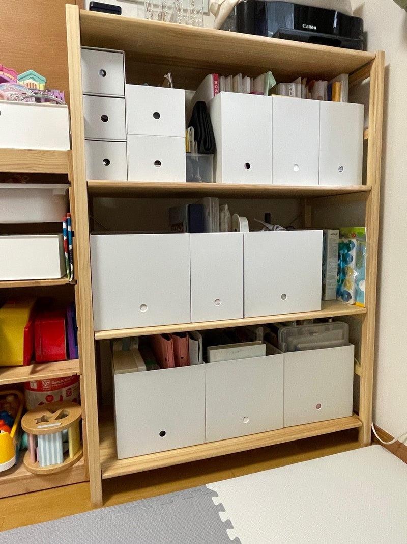 一人では難しい子供部屋の棚の組み立ての画像