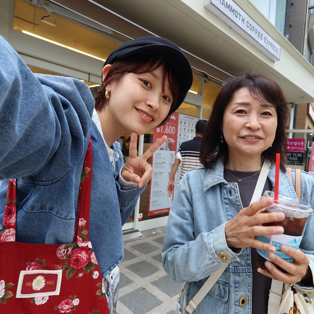 高橋愛 母と大好きな韓国旅行の画像