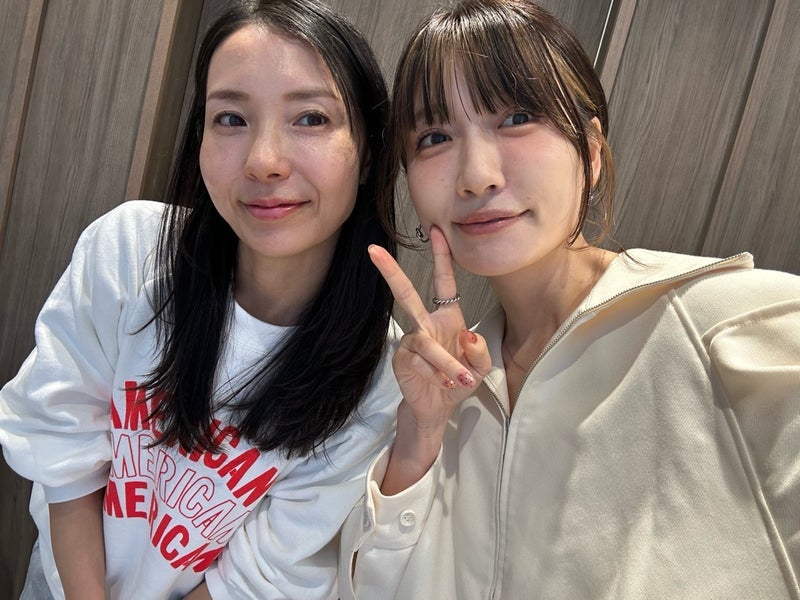 桃 友人のリボンが可愛いズボンの画像