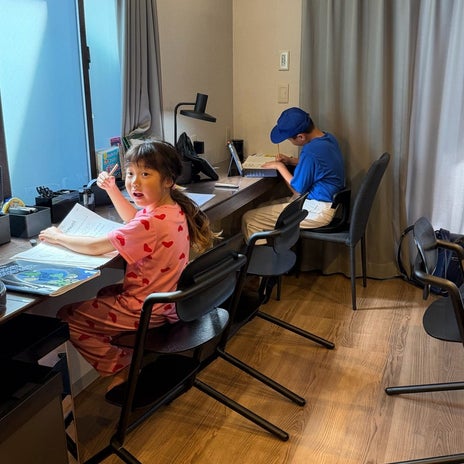 小原正子 着替えが早すぎる長男の画像
