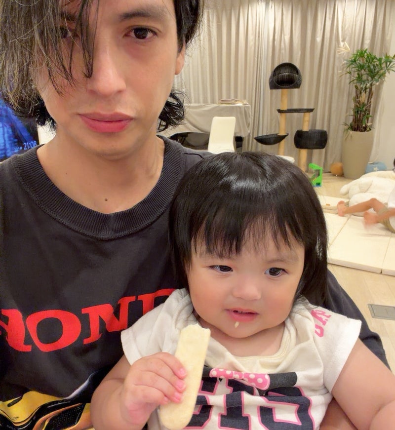 アレク 従兄弟が来て騒がしい家の画像