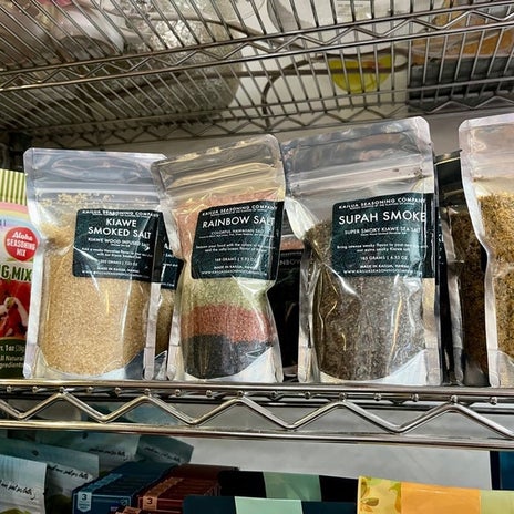 たくさん売られていたハワイの塩の画像
