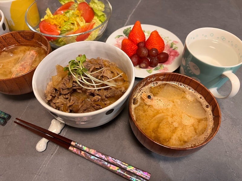 時短で最高だった晩ご飯の牛丼の画像