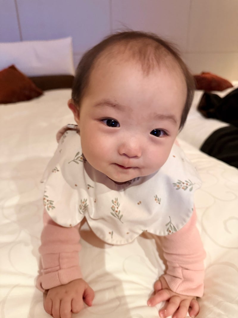 杉浦太陽 家族旅行で笑顔の次女の画像