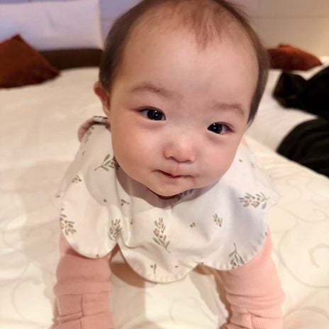 杉浦太陽 家族旅行で笑顔の次女の画像