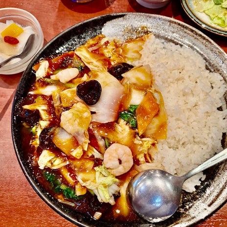 思っていたより少なかった中華丼の画像
