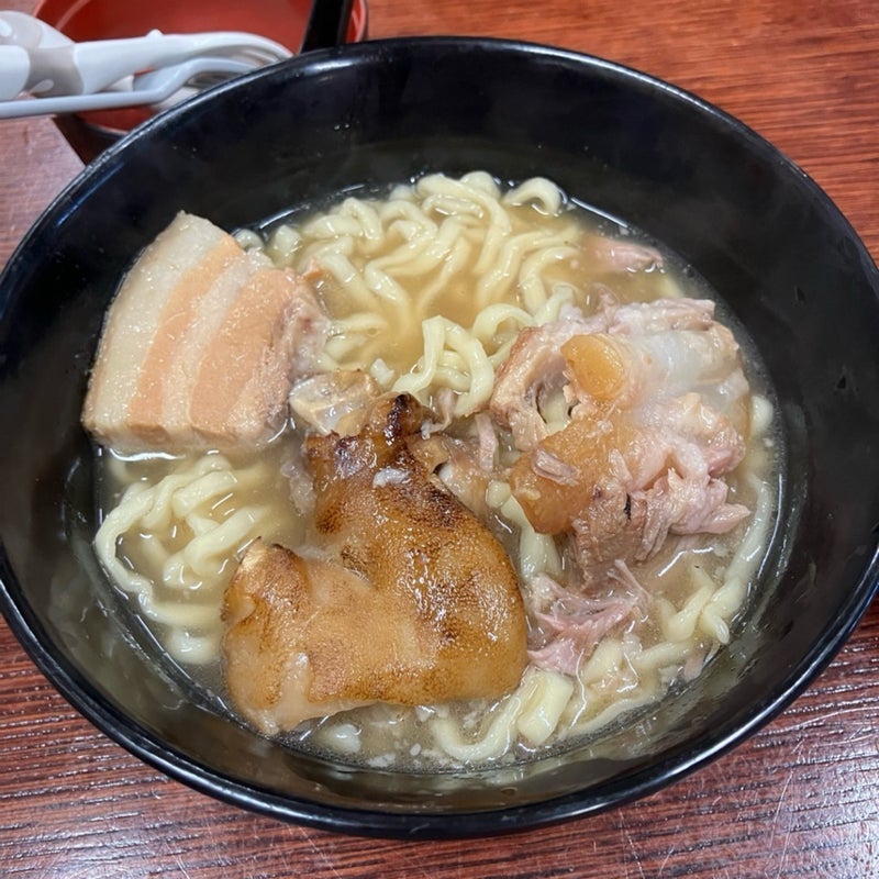 上の子が1人で4切れ食べた豚足の画像