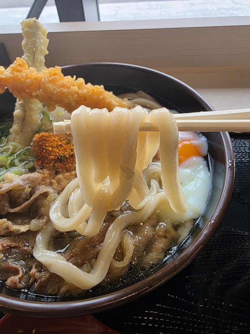 お餅のようなモチモチ食感のうどんの画像