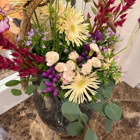 堀ちえみ 玄関に活けられた秋の花の画像