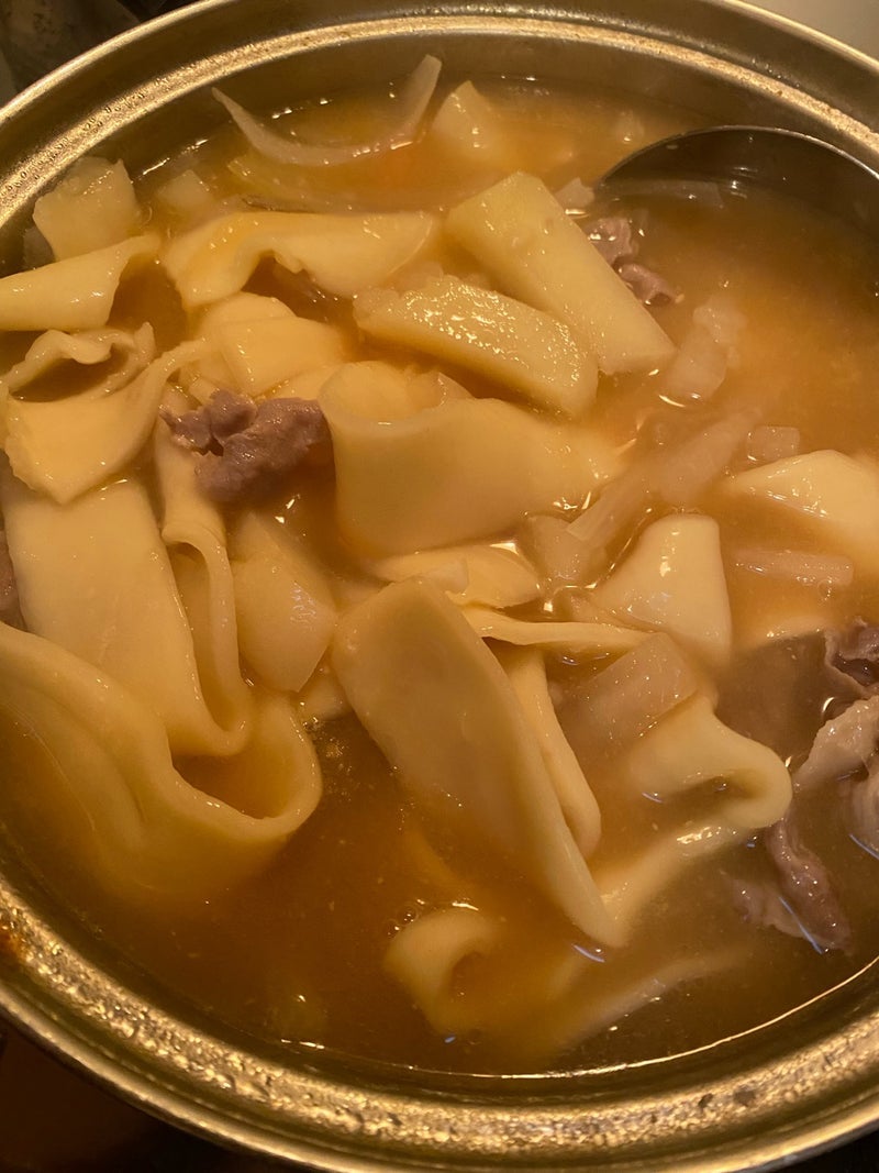 野菜たっぷり太いほうとうと鶏肉の画像