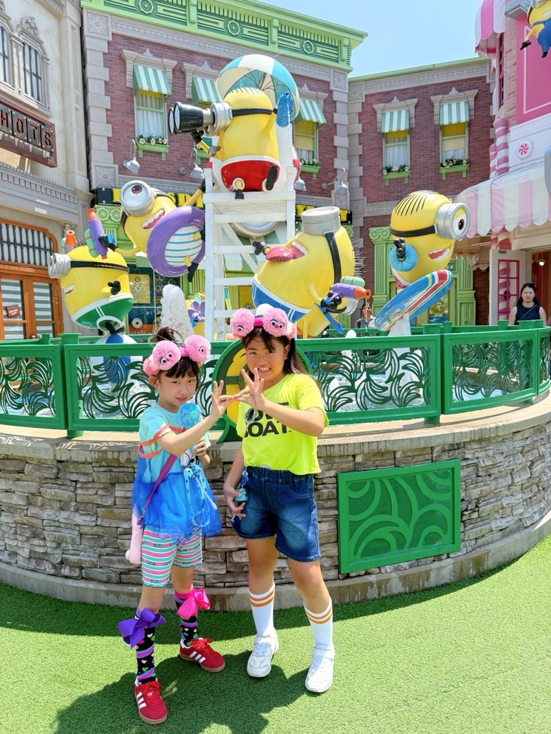 シンガポールのキャラにいじられるパパの画像