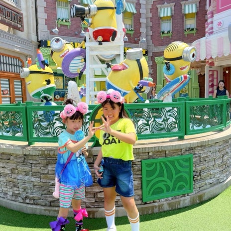 シンガポールのキャラにいじられるパパの画像