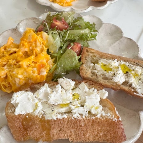 美味しいクリームチーズでの朝ごはんの画像