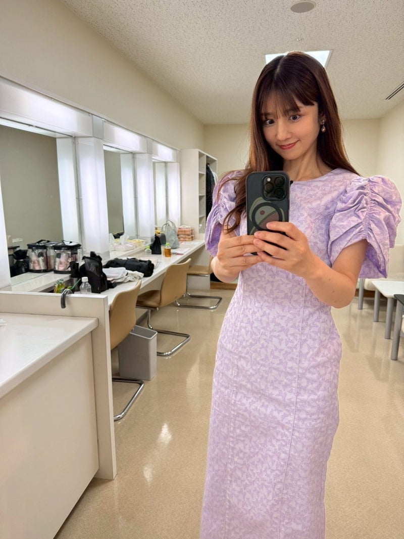 小倉優子 収録用のワンピース姿の画像