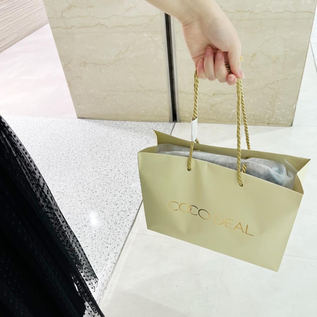 夏休みの大学生娘と恐怖の買い物の画像