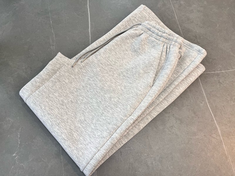 お気に入りでリピ買いしたスエットの画像