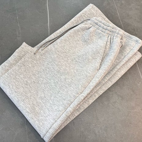 お気に入りでリピ買いしたスエットの画像