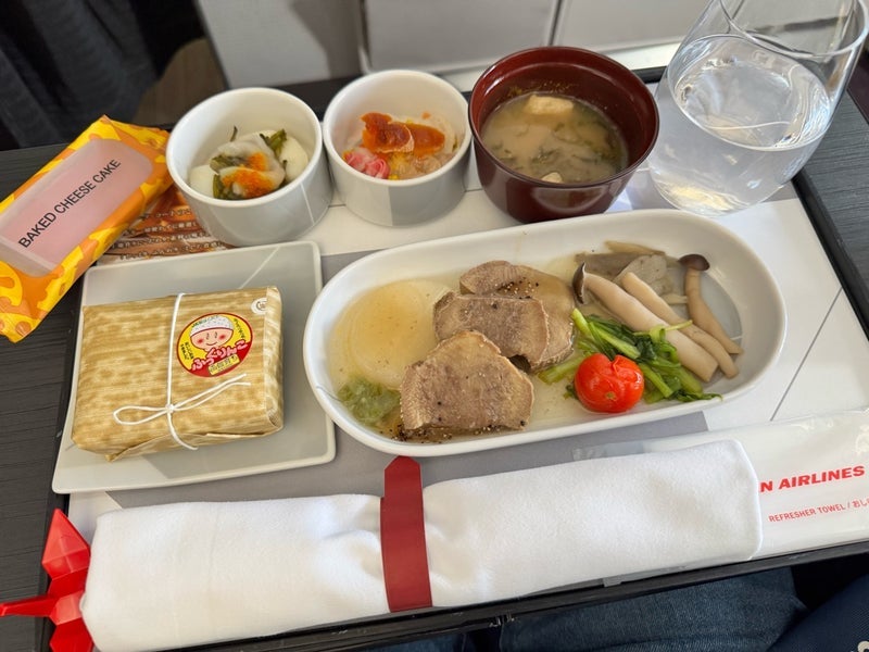 薬丸裕英 機内食で出た珍しい牛タンの画像