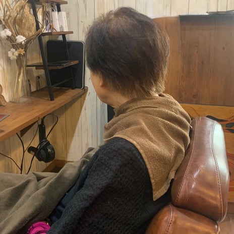 市川由紀乃 母と二人で美容院への画像