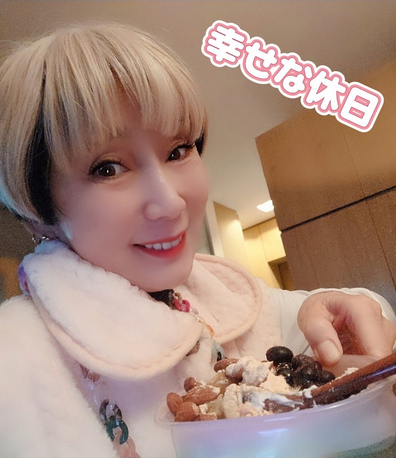 秋野暢子 夜ご飯は家族でお寿司の画像