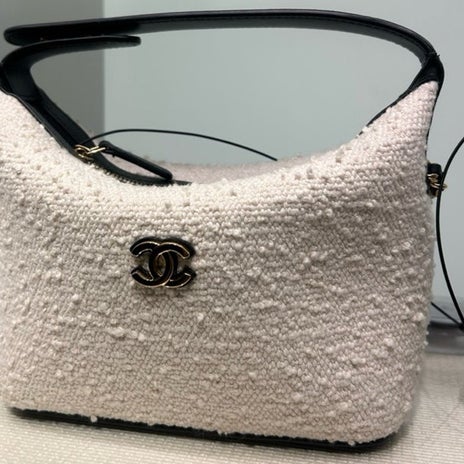CHANELの開け閉めが硬いバッグの画像
