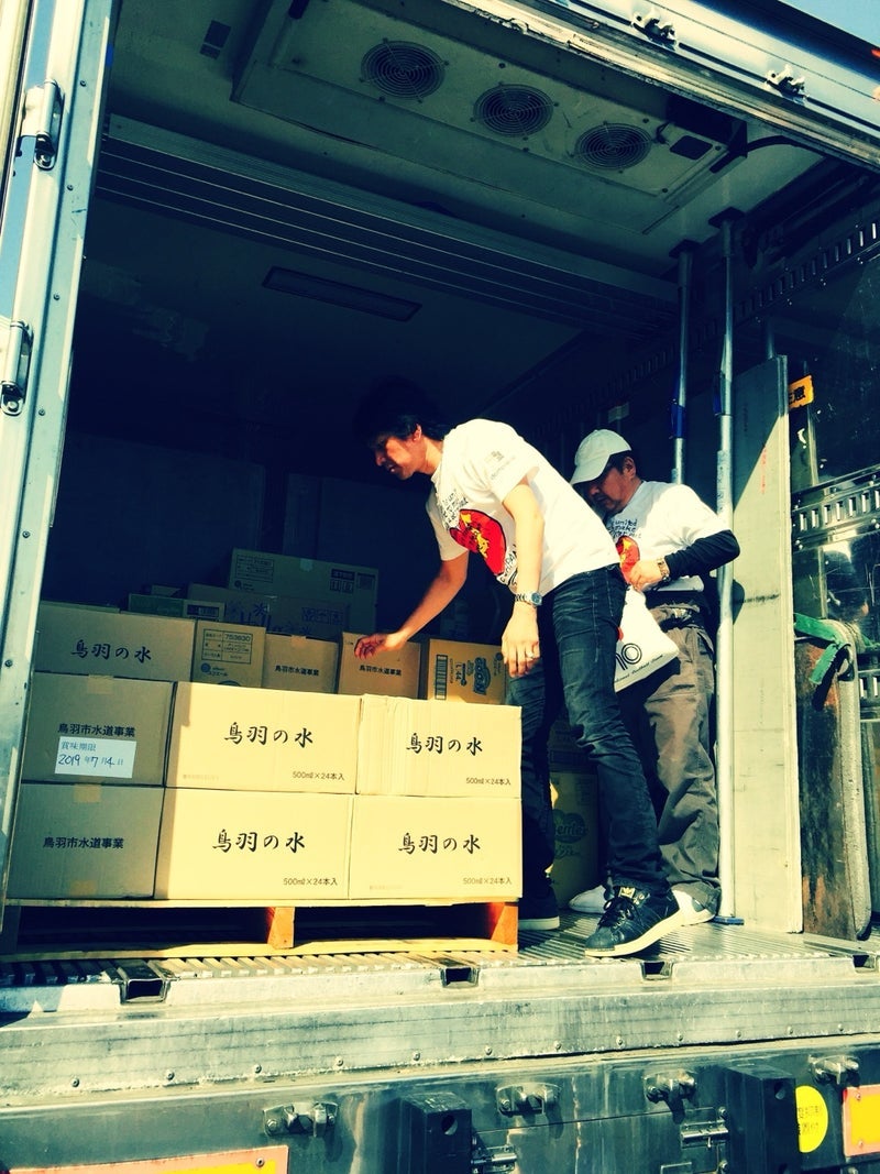 お母さんの笑顔と忘れられない握手の画像